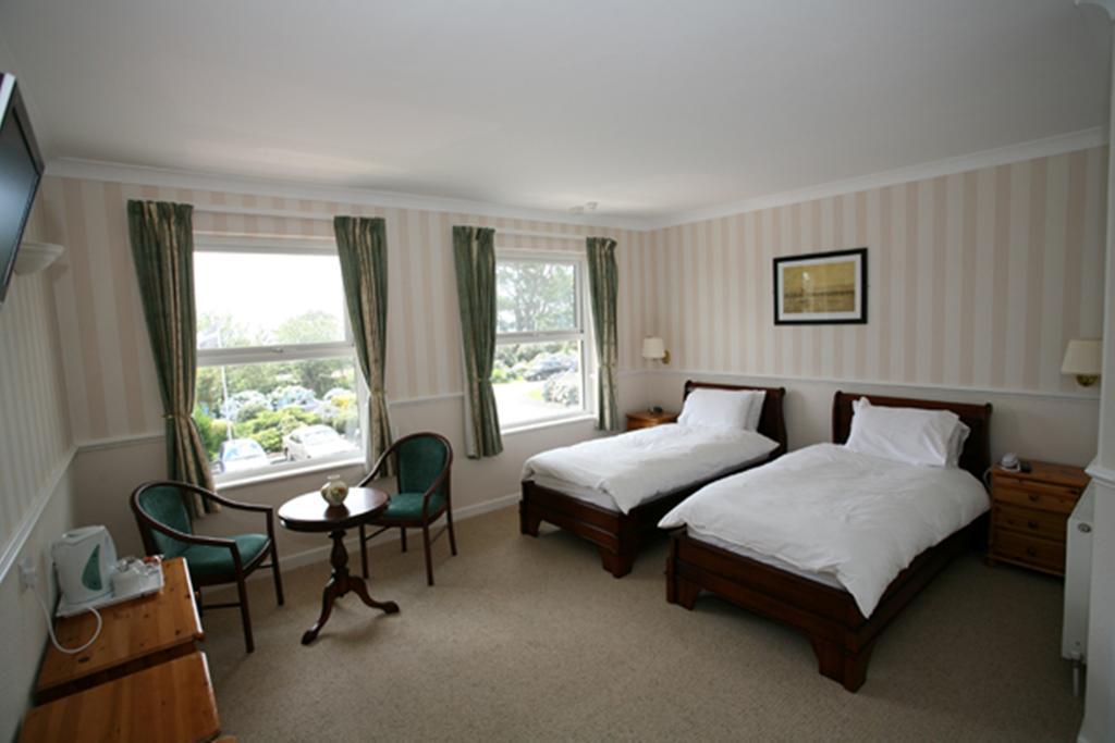 Cliff Head Hotel Carlyon-öböl Szoba fotó